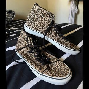 VANS Authentic Canvas Skate Shoes LEOPARD W10/ M8.5